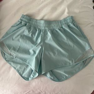 Lululemon Hotty Hot Shorts 4”